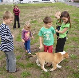 kids and puppy