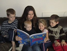 Reading aloud with preschoolers